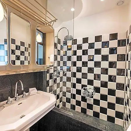 1er Etage Marais Hotel 3*