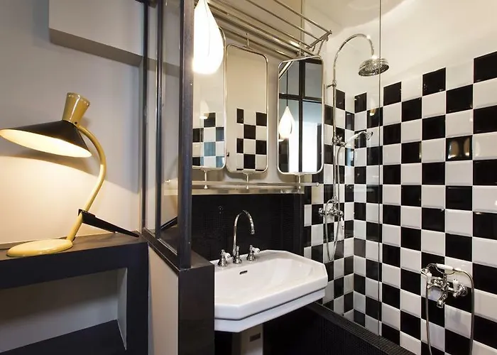 호텔 1er Etage Marais 3*